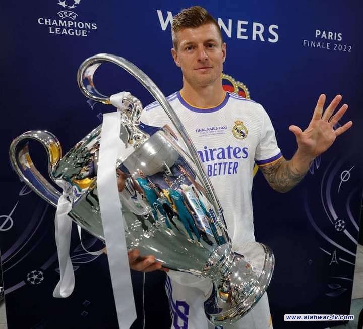 كروس يوقع على عقده الجديد مع ريال مدريد